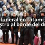 Un funeral en tatami y el ministro al borde del drama