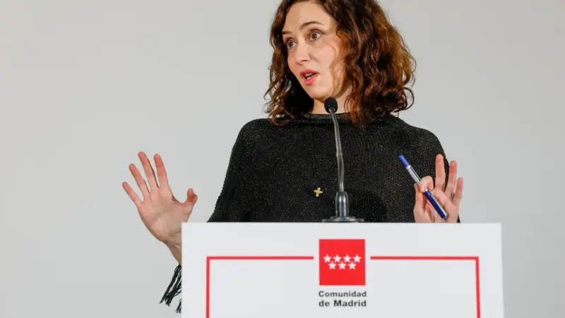 Ayuso confirma ayudas de hasta 4.000 euros por contratar a una empleada del hogar para la conciliación familiar