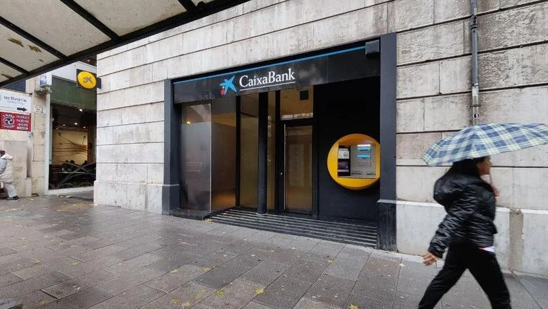 Banca, grandes almacenes y agencias de viajes buscan su propia subida salarial ante el bloqueo de la negociación colecti