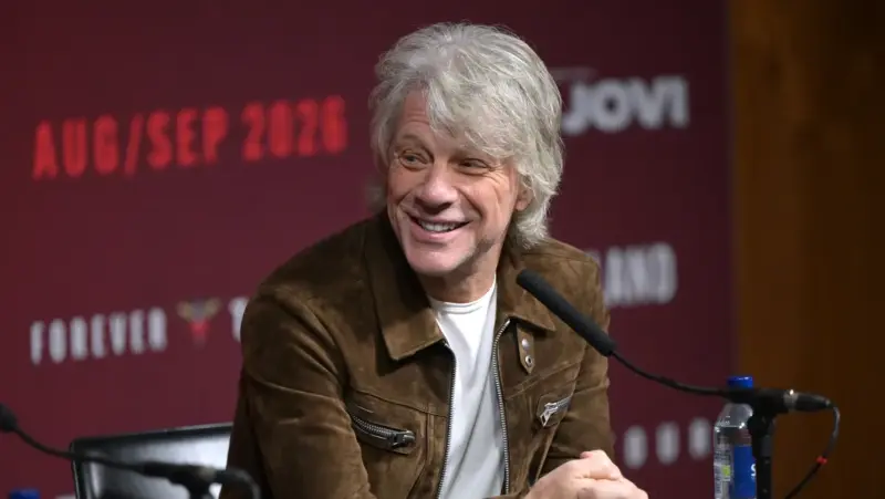 Jon Bon Jovi en concierto con su banda