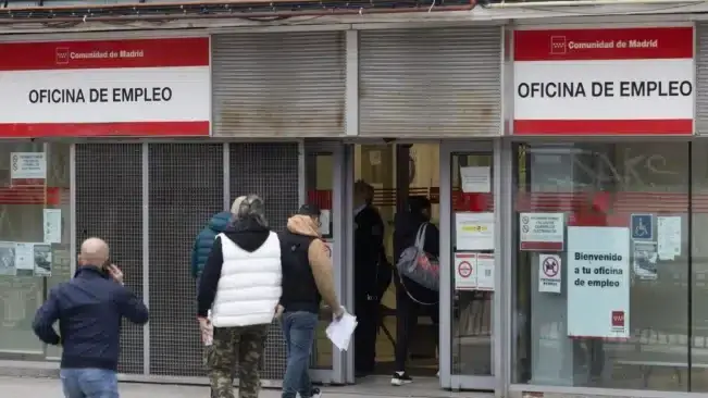 Cuándo se cobra el paro en abril de 2026