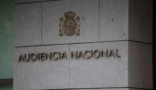 El Constitucional abre la puerta a que los investigados accedan a conversaciones grabadas incluso en causas bajo secreto
