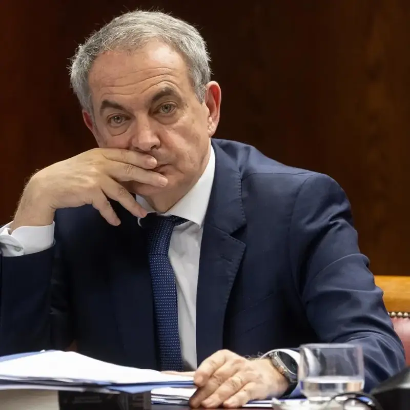 El juez bloquea en las cuentas de Zapatero los 490.000 euros que cobró de la empresa de su amigo