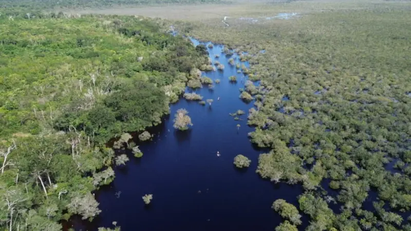 Piaroa village surrounded by water
