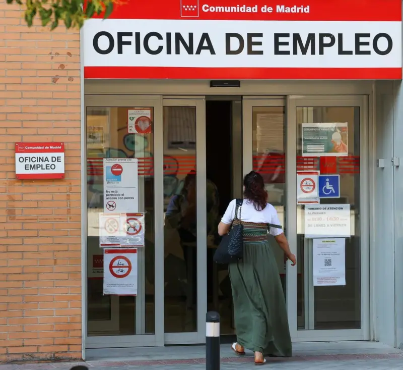 El paro sube en 23.587 personas en septiembre, hasta casi 2,38 millones, mínimo en este mes desde 2007