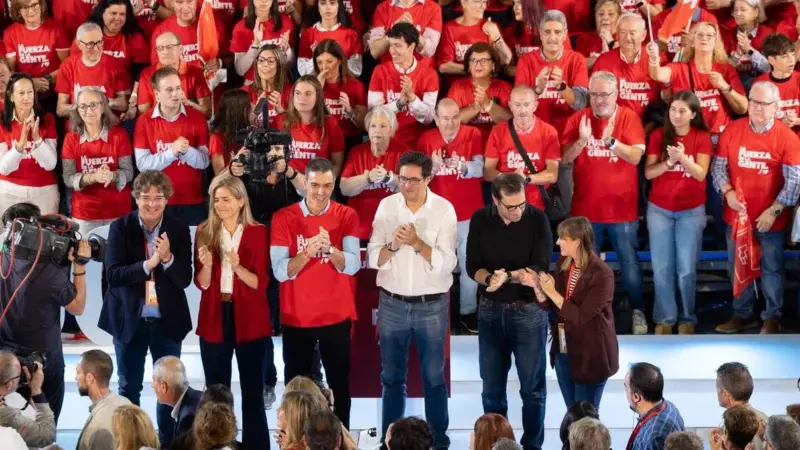 El PSOE sella un pacto con Frente Amplio en toda España salvo Cataluña y Canarias para intentar arrebatar el Senado al P