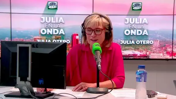 Julia Otero: "Buenos días a las mamás, mamitas, madrazas, mamuchis"