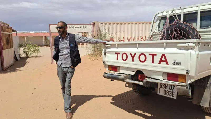 La batalla contra el desierto que roba la vista a los niños del Sáhara