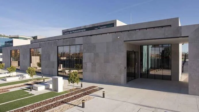 Hospital staff treating neuroendocrine tumors