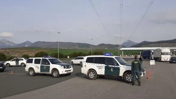 La Guardia Civil y la DGT ceden desde hoy al Gobierno de Navarra la gestión de las multas de tráfico
