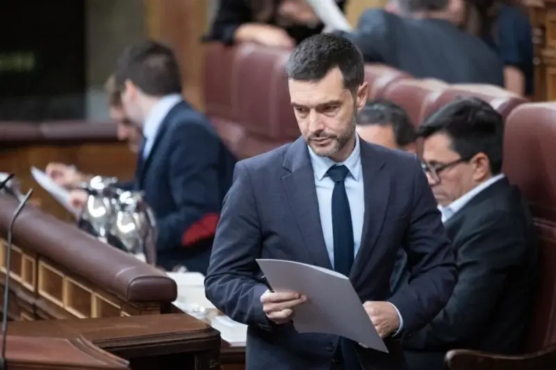 La posibilidad de generales obliga a Sumar a ordenarse y se abre un nuevo debate sobre Bustinduy y Mónica García