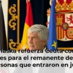 Marlaska refuerza Ceuta con 65 agentes para el remanente de 5.000 personas que entraron en julio