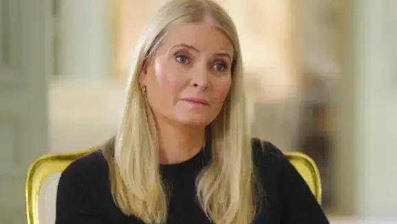 Mette-Marit y su hijo relacionados con Epstein