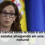 Mónica García salva la vida a un bañista que se estaba ahogando en una piscina natural