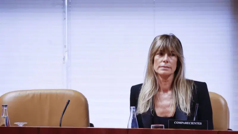 Peinado retira el pasaporte a Begoña Gómez y la envía a juicio con jurado por cuatro delitos