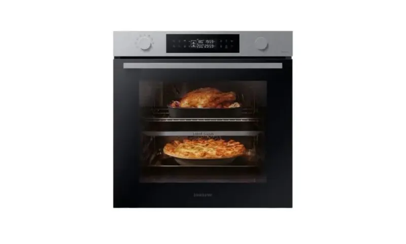 Samsung tiene el horno pirolítico que se limpia solo y permite cocinar dos platos a la vez
