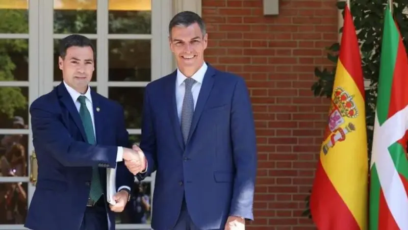 Pedro Sánchez y logotipo de aeropuerto