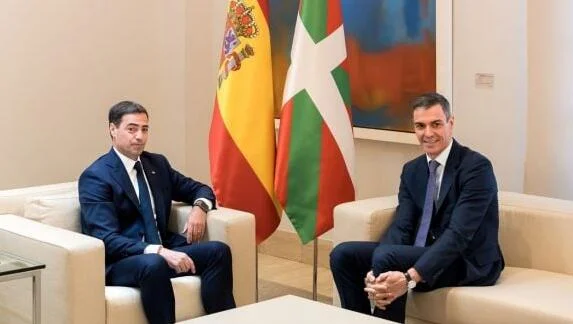 Sánchez entrega aeropuertos vascos a Pradales