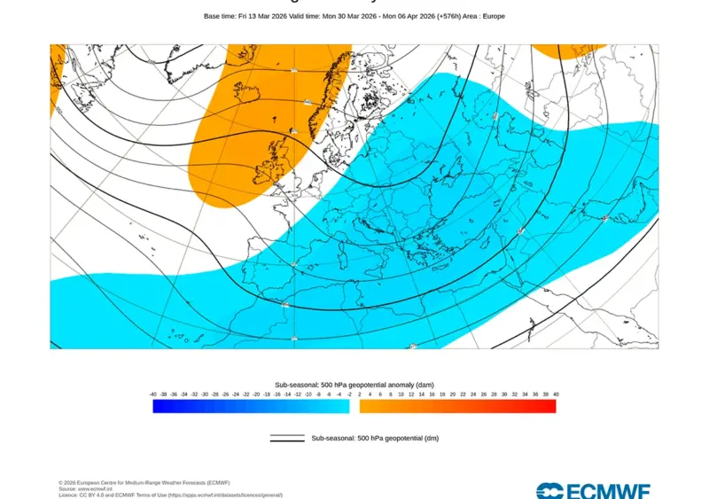 Procesion Semana Santa 2026 bajo lluvia