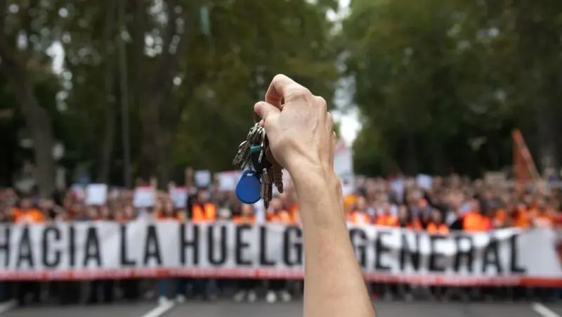 Última hora sobre las manifestaciones por la vivienda en España, en directo: la acampada de Sol se traslada a otras call