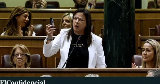 Un trabajador del PP manipuló en el baño el bote de gas pimienta de Ana Vázquez que ha desalojado zonas del Congreso