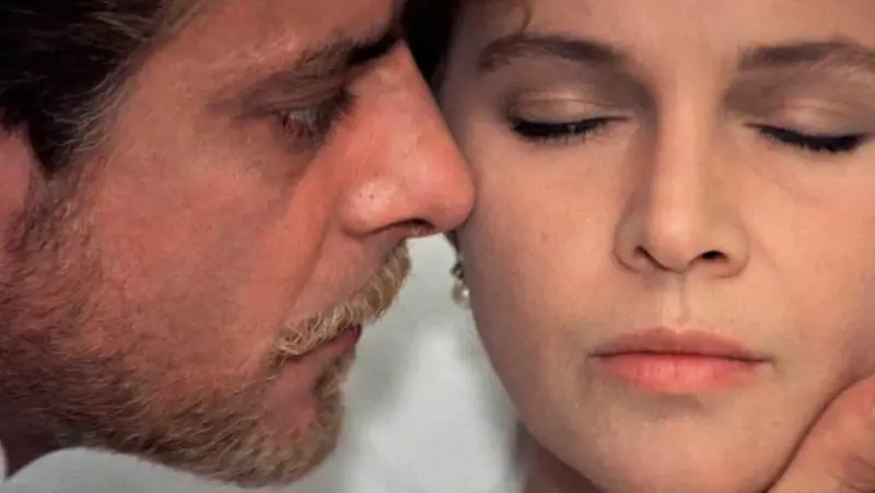 Luchino Visconti en silla de ruedas